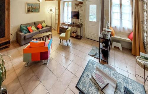 Maison de vacances Nice home in Taillant with WiFi and 1 Bedrooms  Taillant