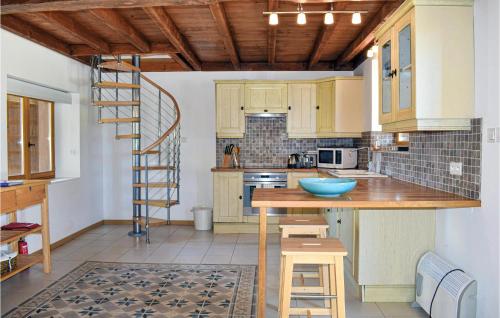 Maison de vacances Nice home in Tasque with 1 Bedrooms, WiFi and Private swimming pool  Tasque
