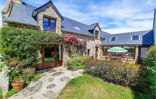 Maison de vacances Nice home in Trgunc with 3 Bedrooms and WiFi  Kerguillaouet
