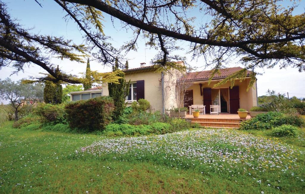 Maison de vacances Nice home in Viols with 2 Bedrooms , 84150 Violès