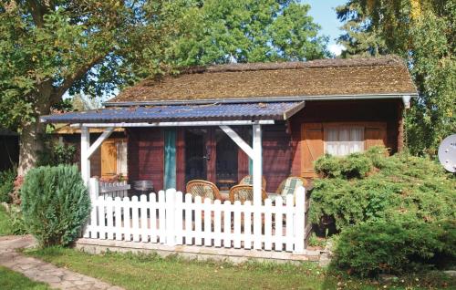 Maison de vacances Nice home in Wolgast OT Hohendorf with 2 Bedrooms  Zarnitz