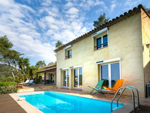 Nice house with beautiful sea views on the peninsula of Hyeres Hyères france