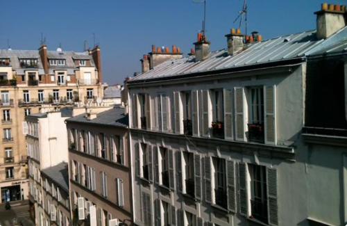 Nice sunny Flat near Eiffel Tower Paris france