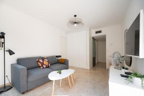 Appartement Nice: Superbe appartement dans le Carré d'Or. 6 Rue Massenet Nice