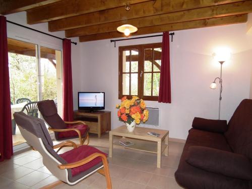 Villa Nice villa with dishwasher located in the Dordogne  Gavaudun