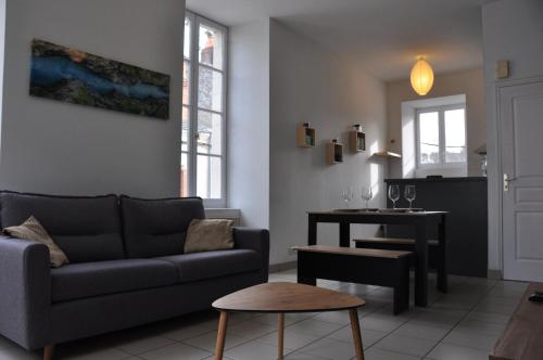 nid douillet 4places 2lits cœur de ville logement Hote-Zen wifi Segré france