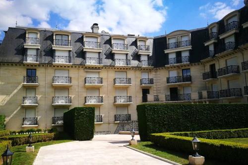 Nid Douillet à Bagatelle Deauville france