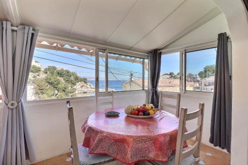 NOUVEAU Cabanon Calanque de Niolon vue mer et port Le Rove france