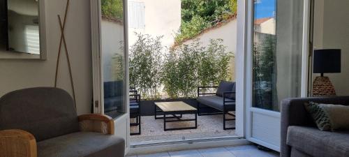 Appartement Nouveau en hyper centre! Netflix - Amazon Prime - Terrasse - Le Nature Zen Logement 1 1 Rue Puybeillard Surgères