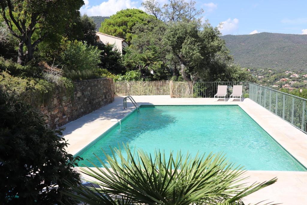 Villa NOUVEAU - Villa avec magnifique vue sur mer proche Saint Tropez 71 Avenue Marcel Pagnol, 83240 Cavalaire-sur-Mer