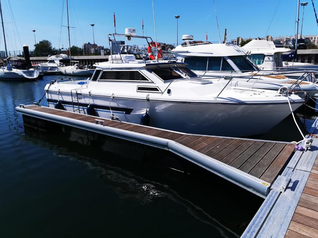 Bateau-hôtel Nuit insolite sur un bateau chauffé Bassin Ouest, 62100 Calais