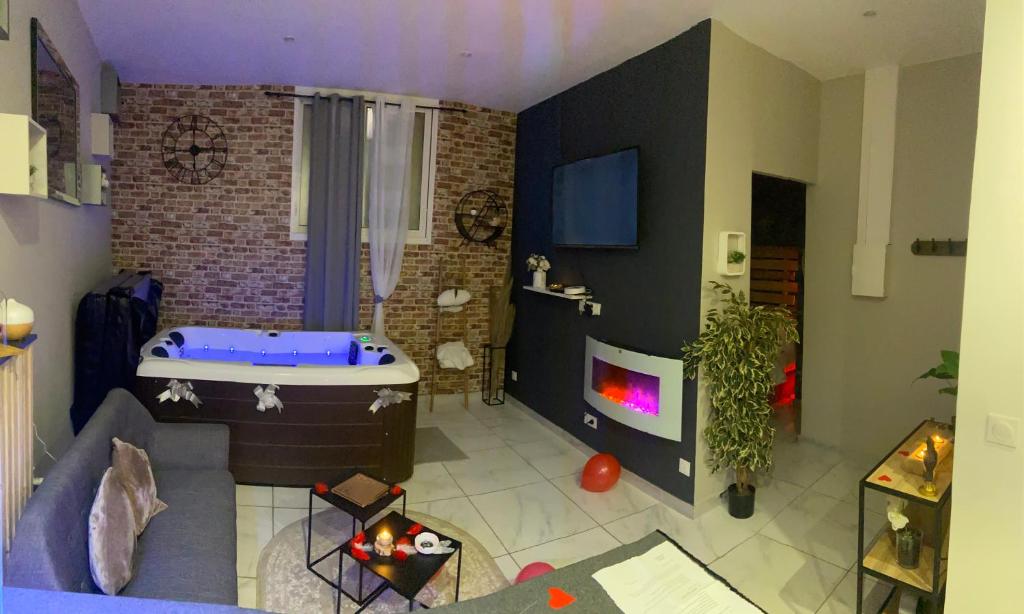 Appartement Nuit privée 118 Avenue Francis Tonner, 06150 Cannes