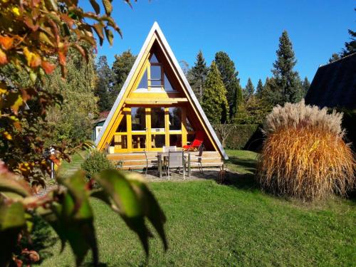 Maisons de vacances Nurdachhaus Ferienpark Schellbron Wolfseeweg 7 u.9, Fichtenpfad 8 Schellbronn