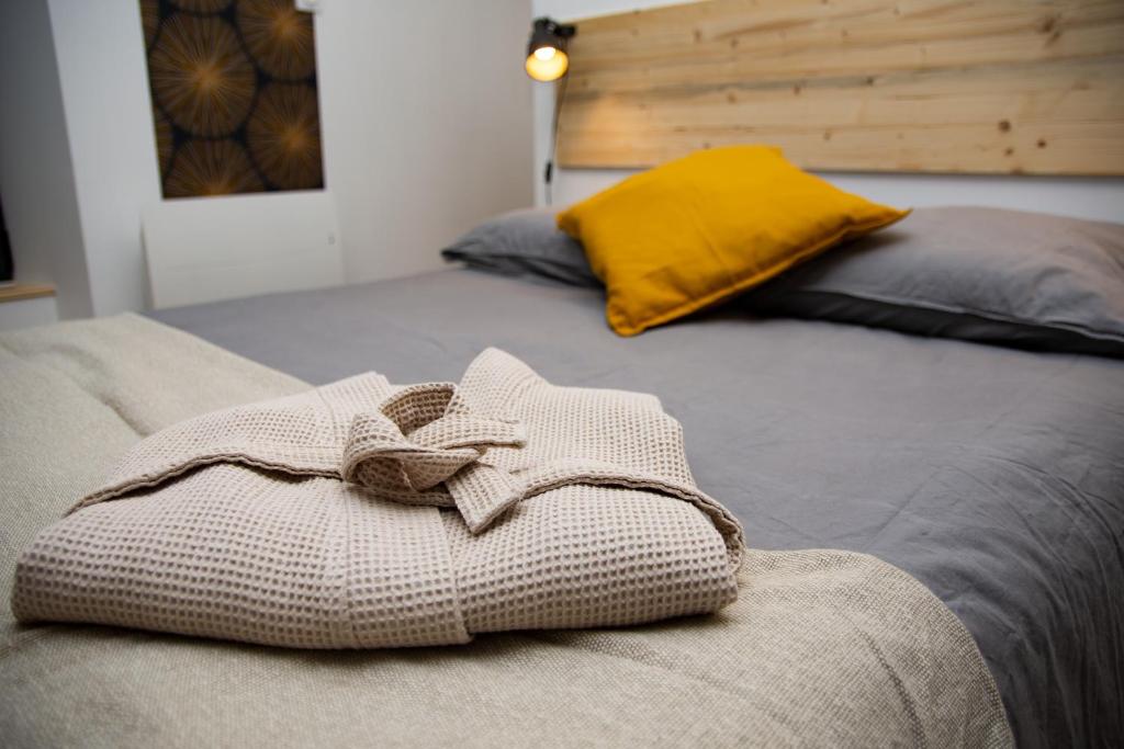 Appartement Ô COSY , DUPLEX, JACUZZI, TERRASSE. 20 Rue Jacob, 50800 Villedieu-les-Poêles