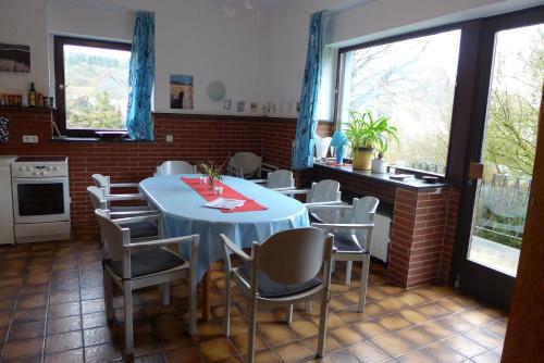 O11- Großzügige Fewo im Künstlerhaus Lichtenfels-Sachsenberg allemagne