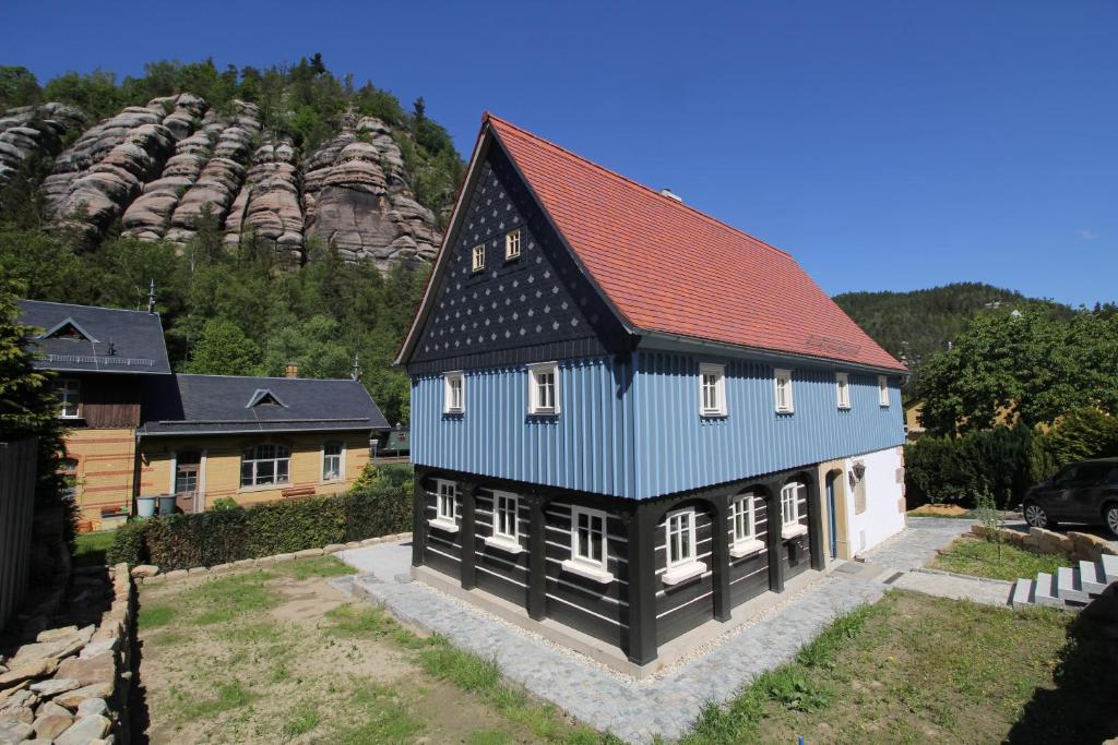 Maison de vacances Oberlausitzer Ferienhaus Gebirgshäusl Oybin 32 Friedrich-Engels-Straße, 02797 Kurort Oybin