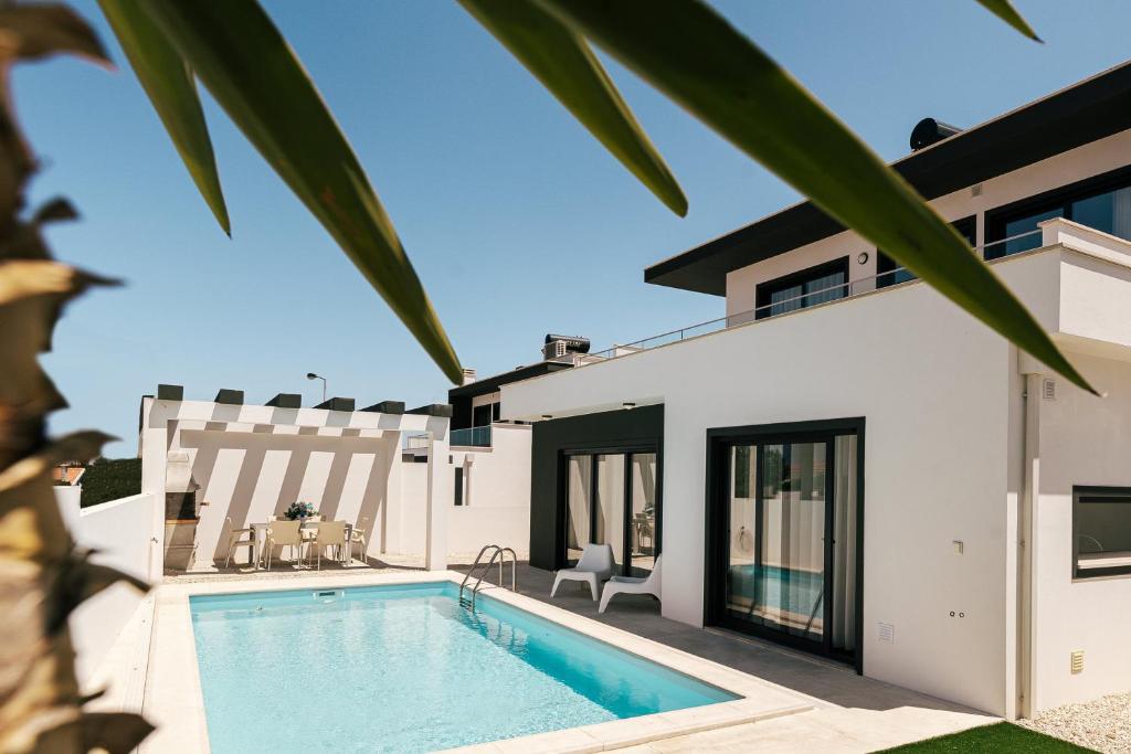 Villa Obidos House with private pool TRAVESSA DUQUE DE WELLINGTON , 9 BAIRRO SENHORA DA LUZ, 2510-050 Bairro