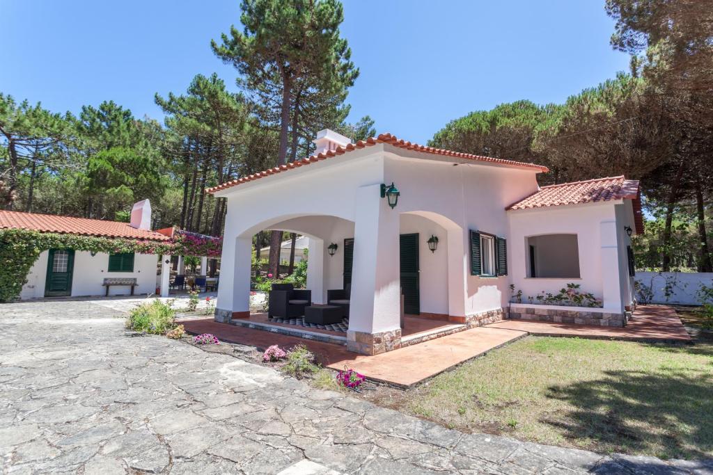 Maison de vacances Ocean, Pines and Mountain Rua do Pinhal 69, 2705-097 Sintra