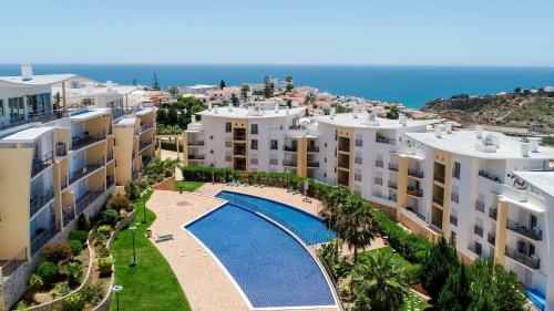 Ocean view Apartment with 3 spacious Terraces, 2 Swimming pools & Tennis court Albufeira portugal