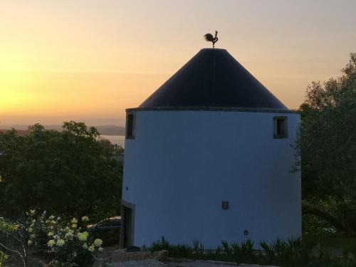 Olá Belém! Cozy Windmill, Stunning views to Lisboa Caparica portugal