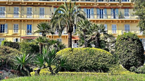 OLD GRAND HOTEL Cannes france