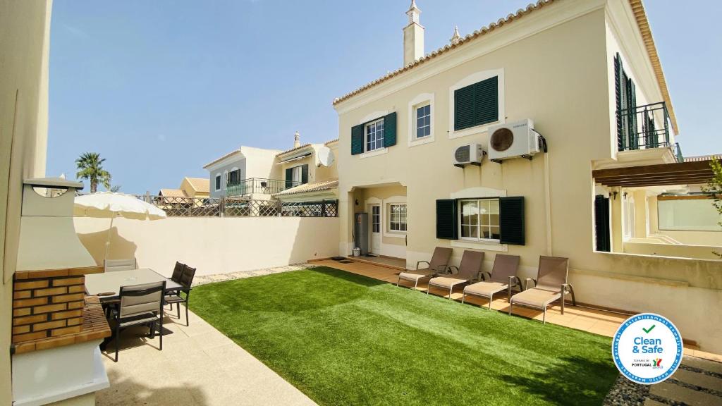 Villa Oliveira CIP Oliveira, Encosta das Oliveiras 6.I2/54, 8125-472 Vilamoura