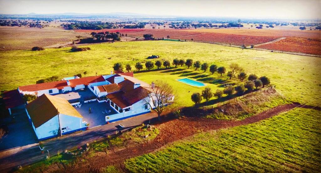 Séjour à la ferme Oliveirinha Country House Herdade da Oliveirinha Nossa Senhora da Graça do Divôr 1, 7000-016 Évora