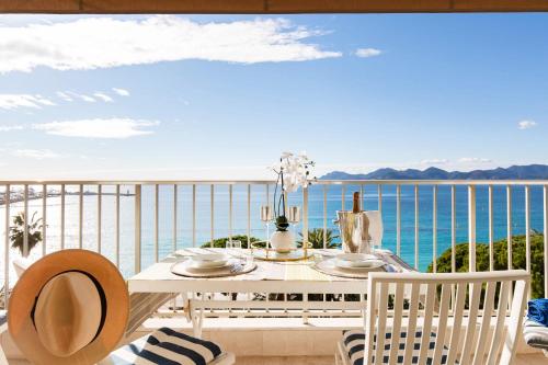 Appartement On la Croisette fabulous sea view 1 bed 75 Boulevard de la Croisette Cannes
