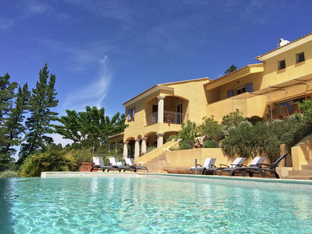 Villa Opulent Villa in Le muy with Swimming Pool , 83490 Le Muy