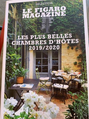 B&B / Chambre d'hôtes ORANGERIE de CHATEL-Selection FIGARO & ELLE Magazine 493 route des étangs 42110 Cleppé Cleppé