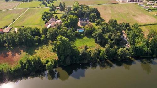 Maison d'hôtes Orangerie du Château Marith - Chambres et Gîtes avec Piscine Lieu-dit Martille Clairac