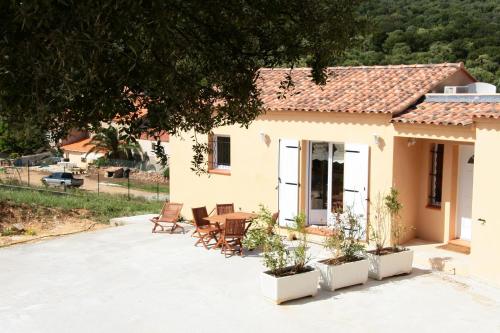 Maison de vacances Orasi, Sartene, gîte dans villa climatisée tout confort Orasi Sartène