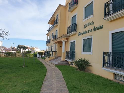 Oura Beach T1 apartment Coral , close to the Strip, Swimming Pool, Wi Fi, A/C Albufeira portugal