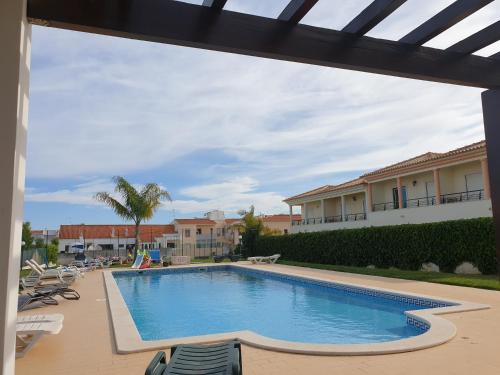 Appartement Oura Beach T1 apartment Coral , close to the Strip, Swimming Pool, Wi Fi, A/C 119 Rua Sá Carneiro Albufeira