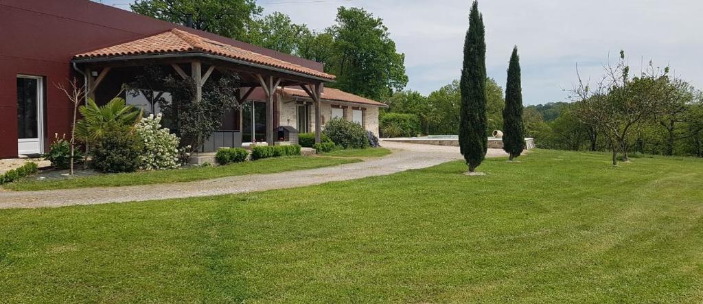 Maison de vacances Paisible villa avec piscine 181 Travers de Metge, 46100 Figeac