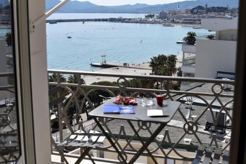 Palais Miramar - Suite & G17 - Vue Mer - Croisette Emplacement Unique -20 Plage - WIFI - Clim Cannes france