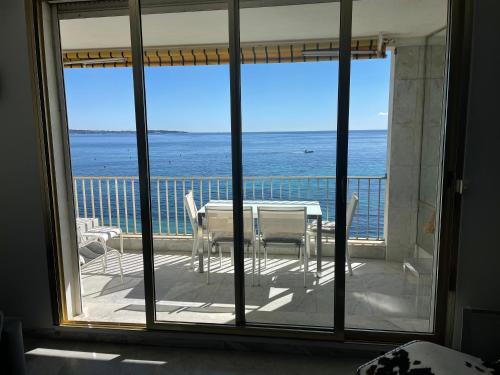 Appartement Palm Beach Amazing view 96 Boulevard Eugène Gazagnaire Cannes