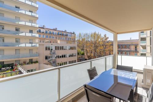 Panier, Major, appartement de 47 m2, parking et terrasse Marseille france
