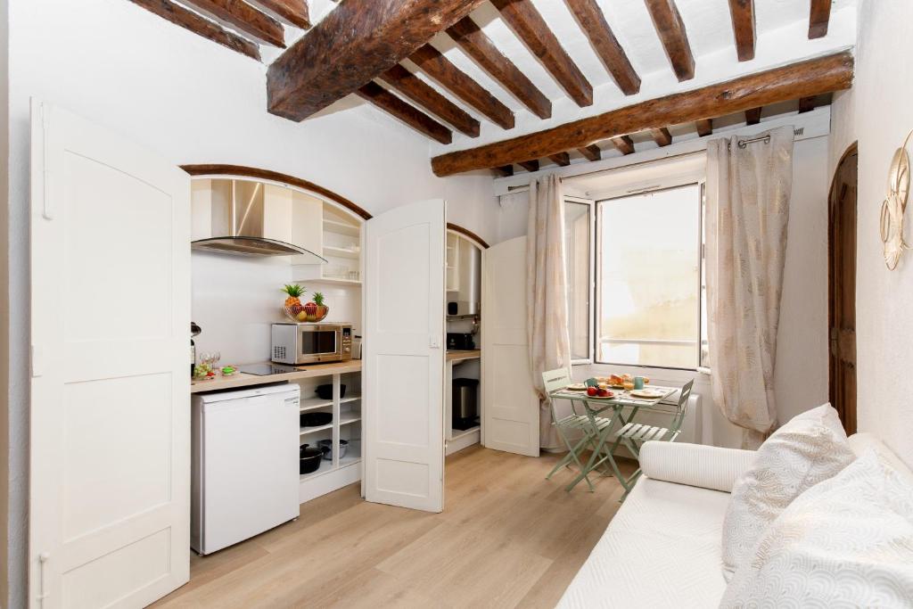 Appartement Panisse YourHostHelper 3 Rue Panisse, 06400 Cannes