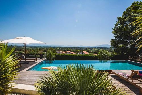 PANORAMA KEYWEEK Mountain View Villa Fireplace Pool and Sauna in Bidart Bidart france