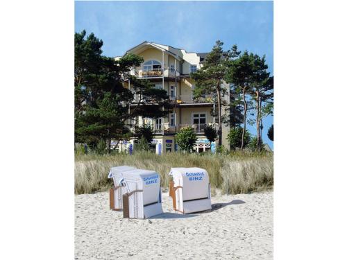 Panorama-Meerblick in der Villa Atlantic mit Strandkorb am Strand Binz allemagne