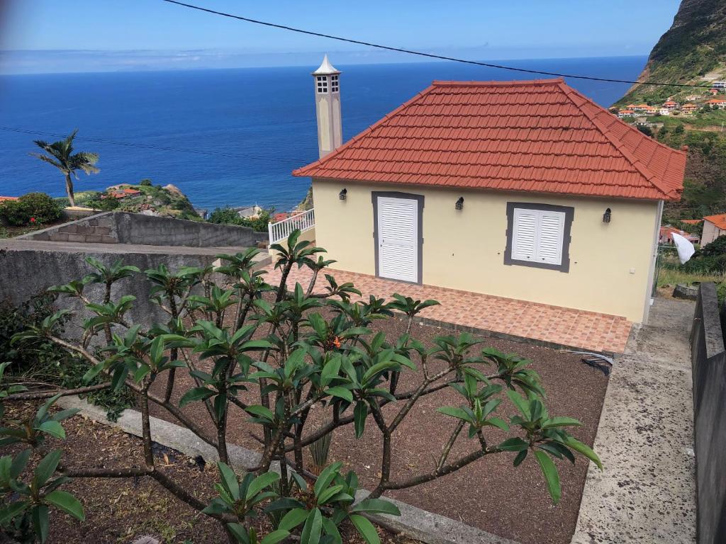 Maison de vacances Panoramic Ocean View House Estrada do Tojal 22, Covas, 9230-044 Faial