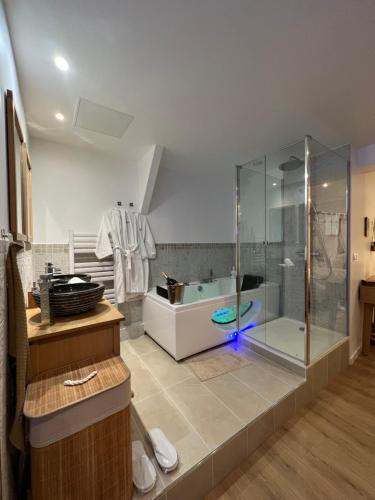 Appartement PARENTHESE LOVE : Bali Mon Amour - Suite Jacuzzi SPA - Proche Orly / Paris 39 Grande Rue La Ville-du-Bois