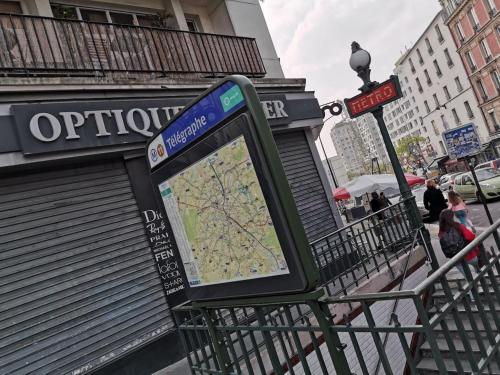 Paris charmant appartement famillial vue Tour Eiffel Paris france