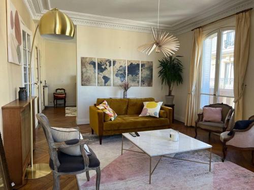 Appartement Paris Vincennes - Exquis 102m2 - 1100SqFt - King Size Bed 2x2 1 Rue Villebois Mareuil Vincennes