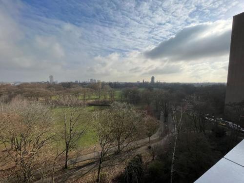 Parkblick mit Dom Cologne allemagne