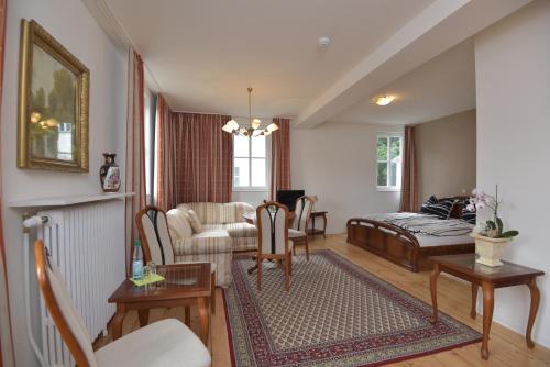 B&B / Chambre d'hôtes Parkhotel Ebersdorf Parkstraße 6 Saalburg