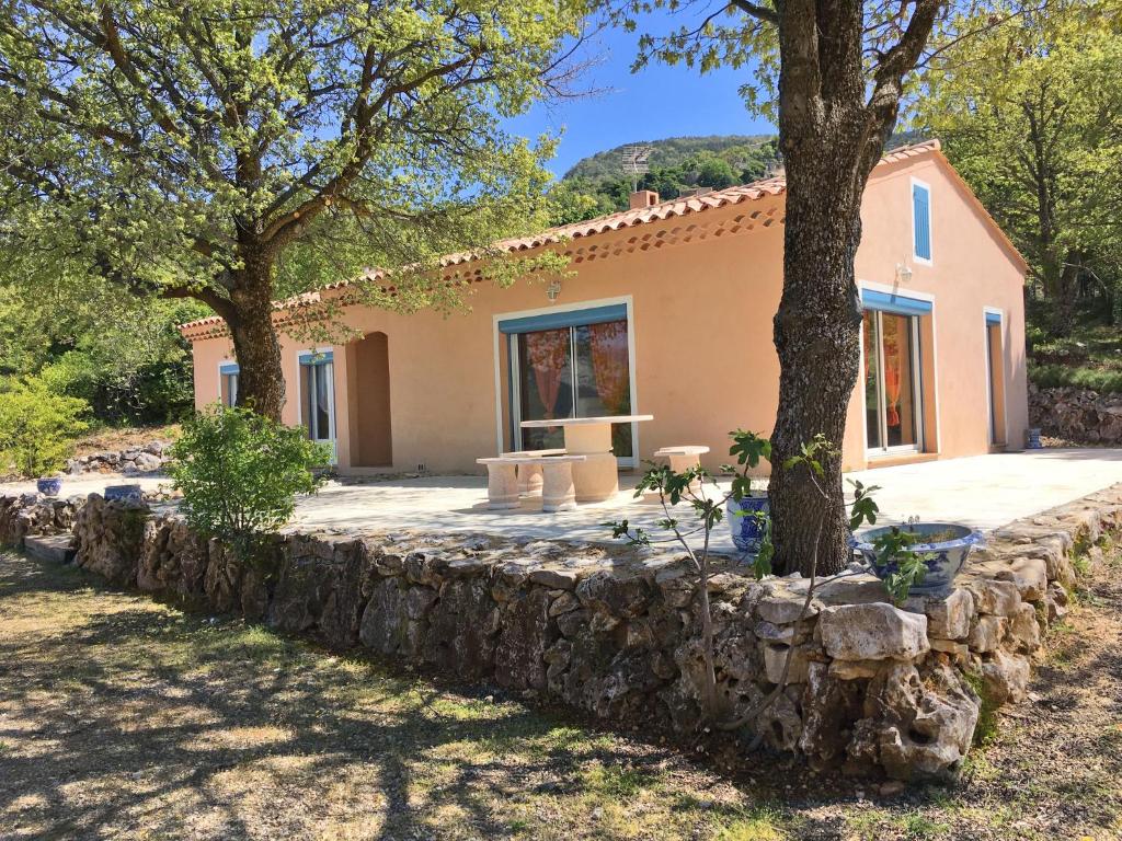 Maison de vacances Pastoral Holiday Home with Terrace Garden Barbecue Garage , 83630 Aiguines