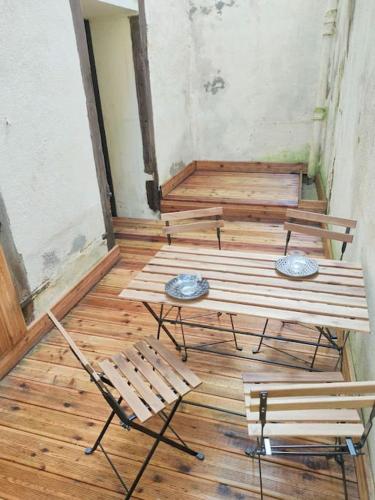 Appartement Patio cosy Rez-de-chaussée 3 Rue Jean Jaurès Thizy-les-Bourgs