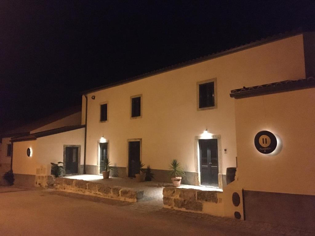 Villa PausaSTAY - QdM Artist Suites - Villa 117, Rua Adelino Godinho, Quinta da Maceda, 3240-413 Alvorge